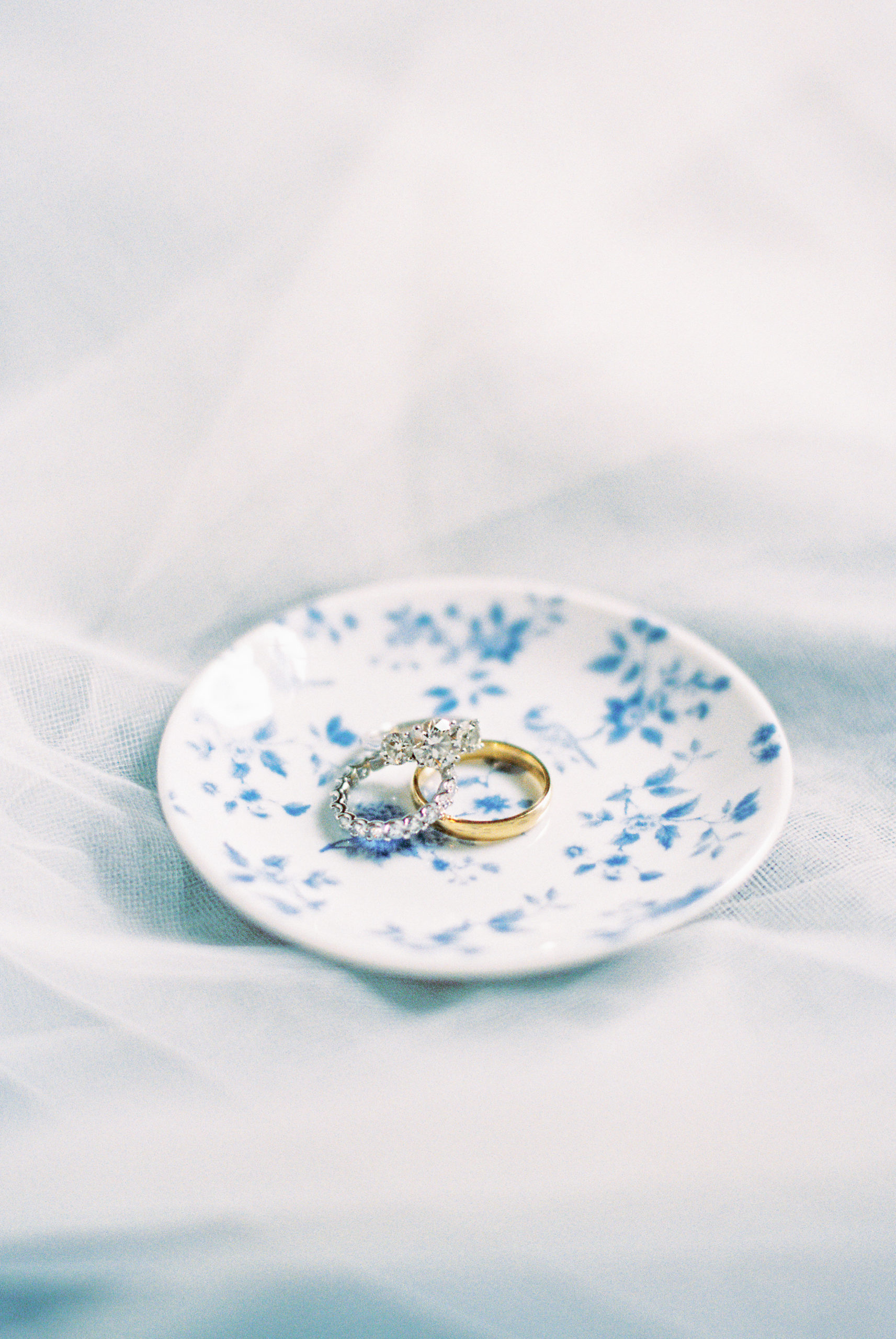engagement ring care to keep your ring photo ready on your wedding day