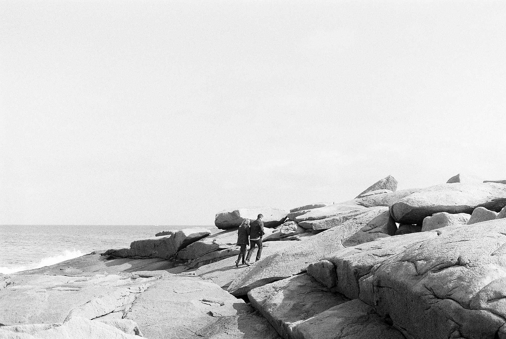 engagement session by the sea in Rockport black and white