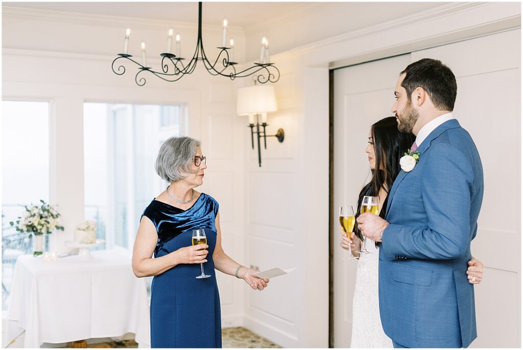 mom of groom gives a toast