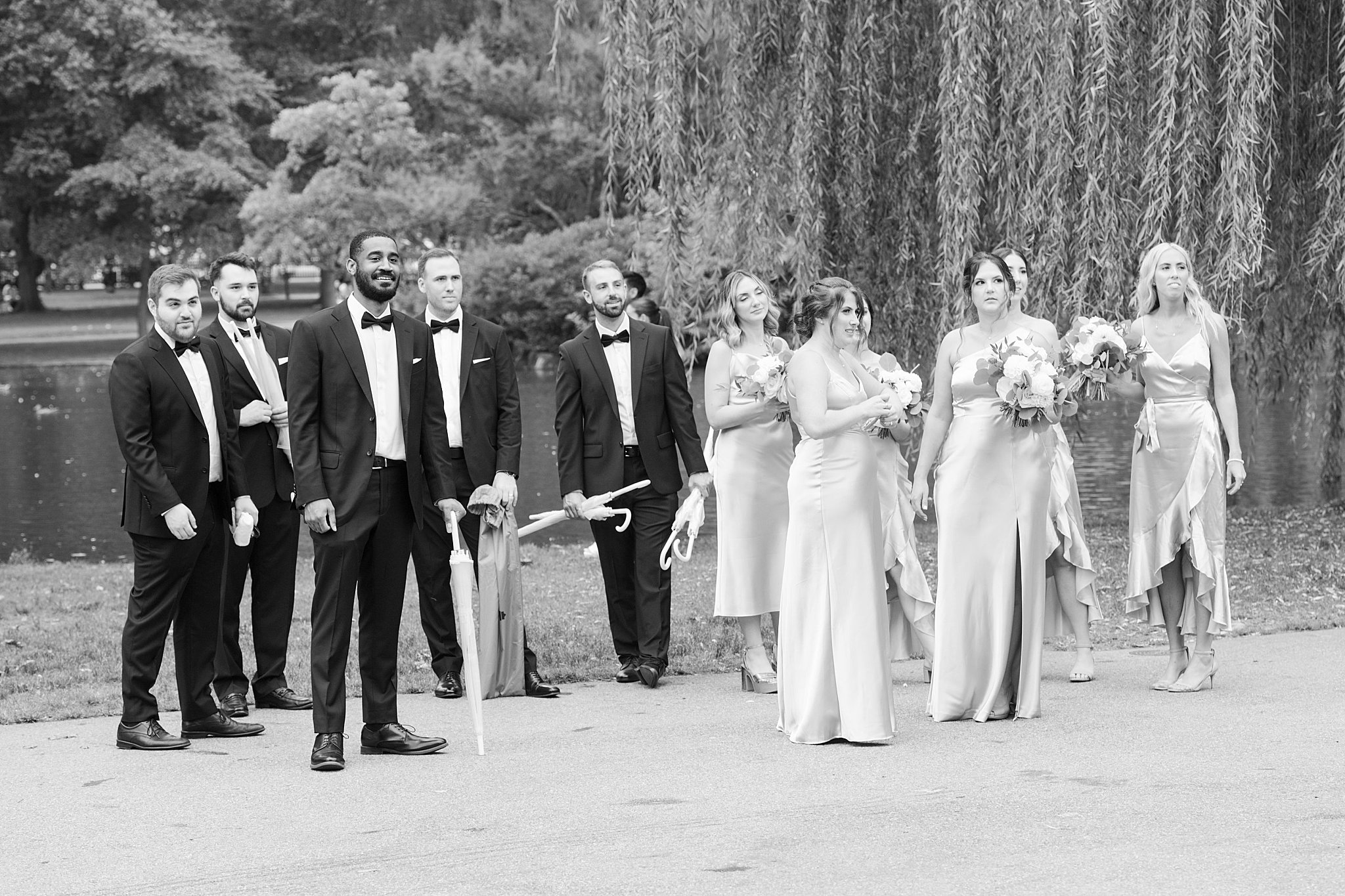 wedding party watches first look by Lynne Reznick Photography