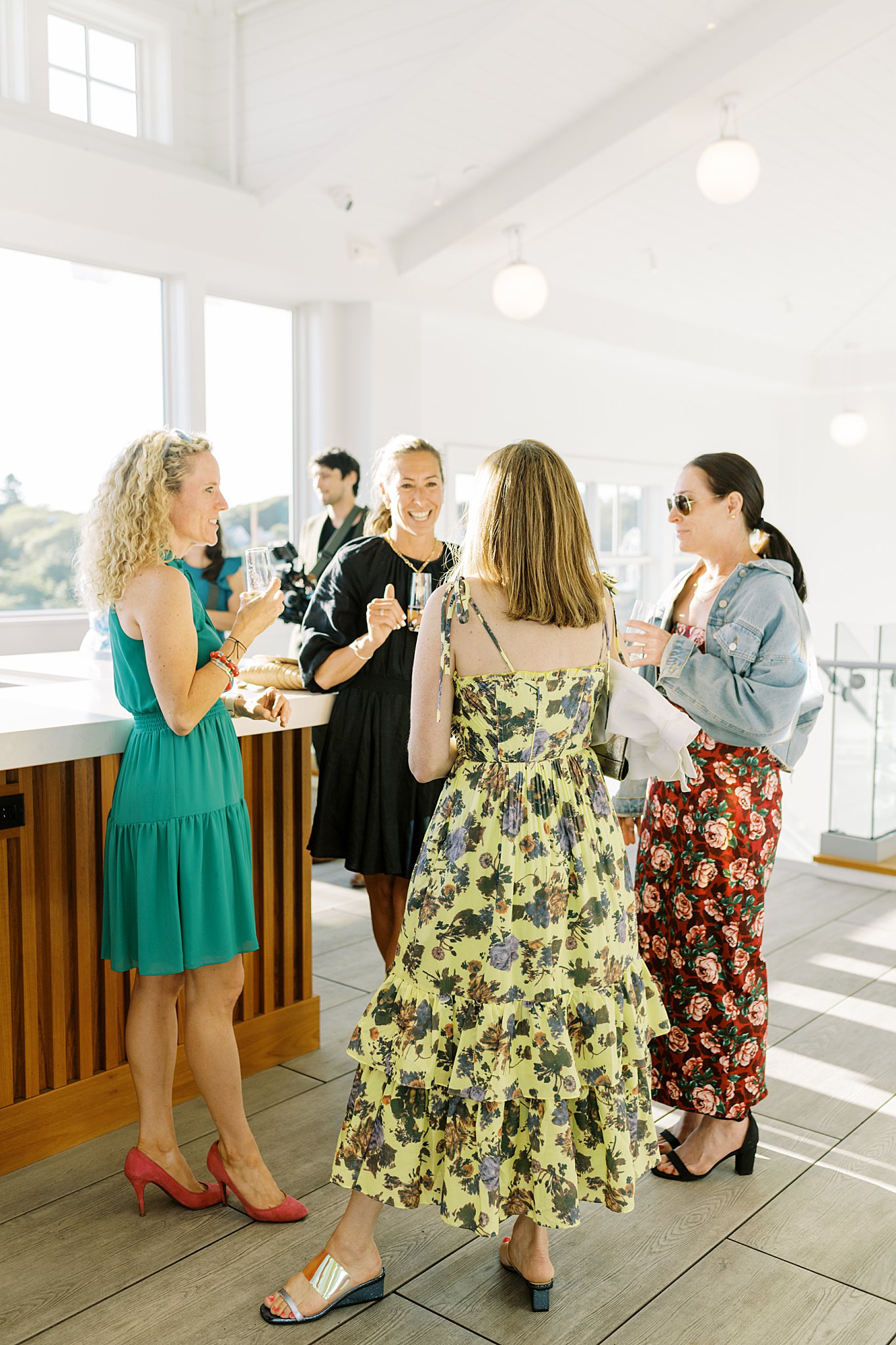 guests talk and network at Wychmere Boston Planners Dining Club