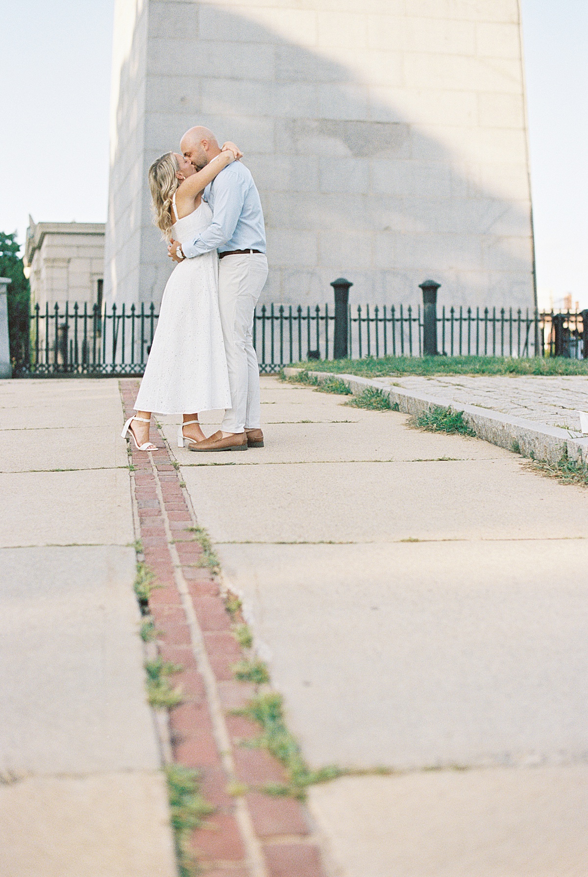 Couple share a big hug for Lynne Reznick Photography
