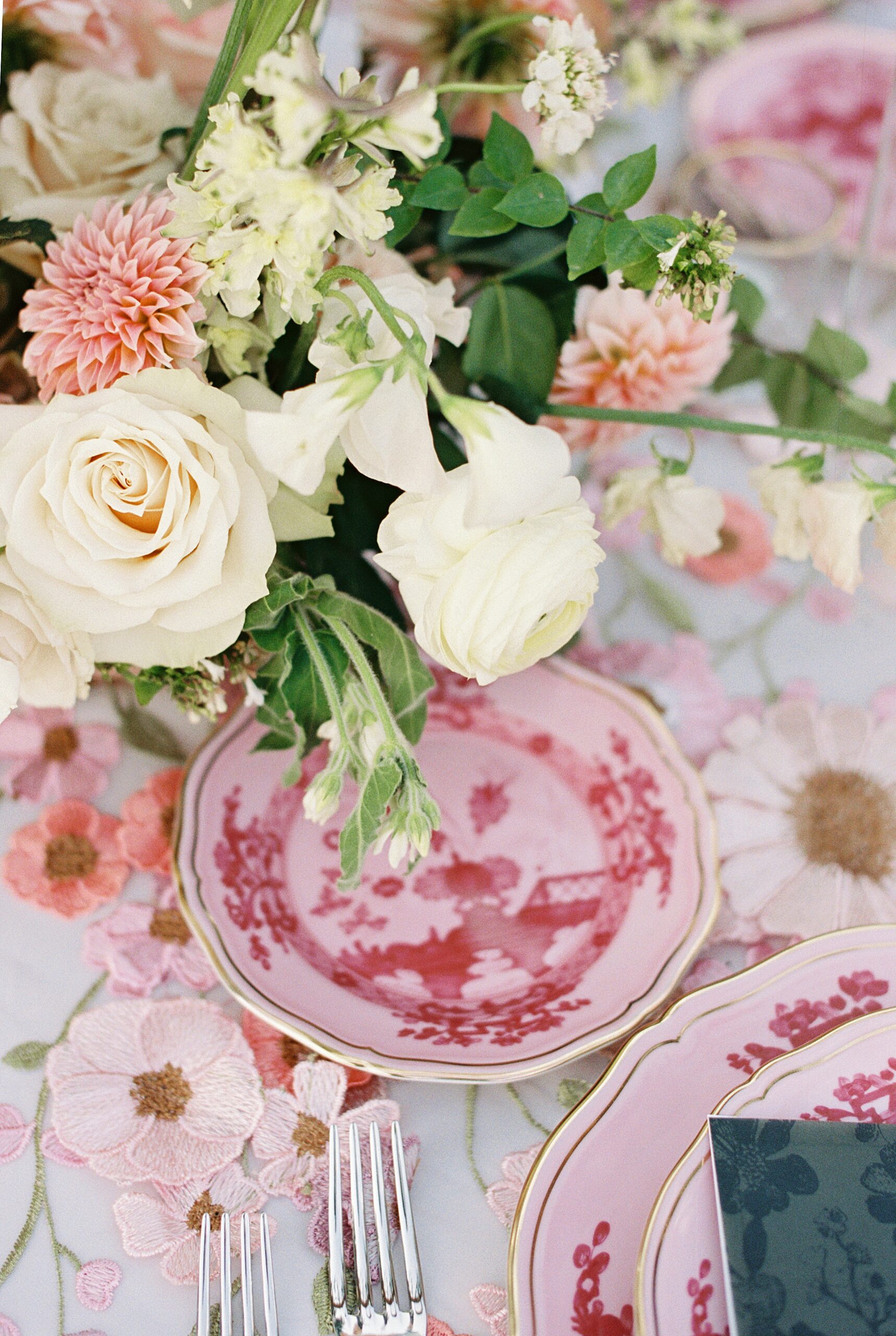 flowers by Austin florist Truth and Blooms for Simply XO Events wedding editorial