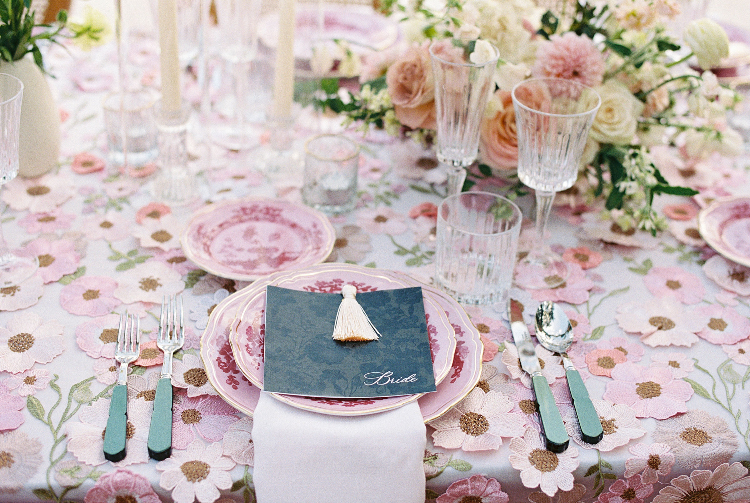 pink tablescape and flowers for Villa Antonia wedding editorial by Simply XO Events