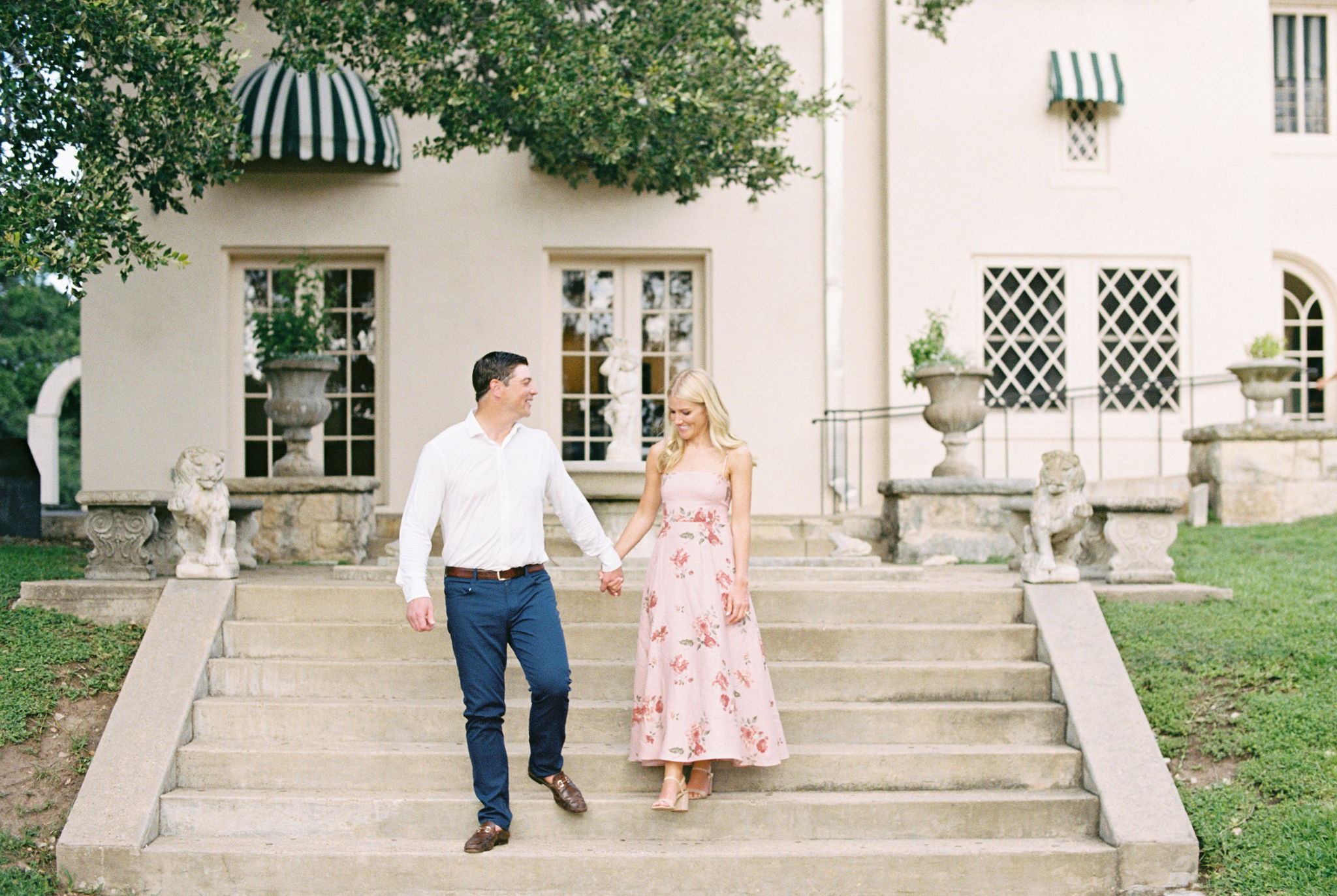 Austin engagement photos on the steps of Laguna Gloria